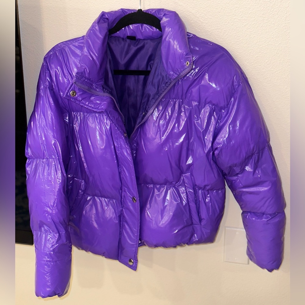CUTE WOMEN’S PURPLE PUFFER JACKET: size MEDIUM, only wore 1x. SHIPS FAST🫶